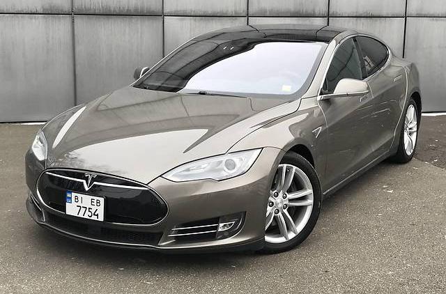 Tesla Model S 85D 2015
