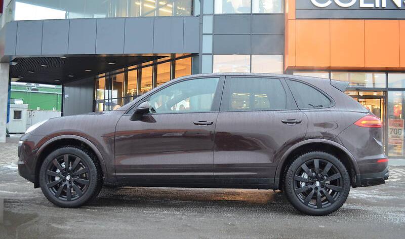 Porsche Cayenne Official  2016