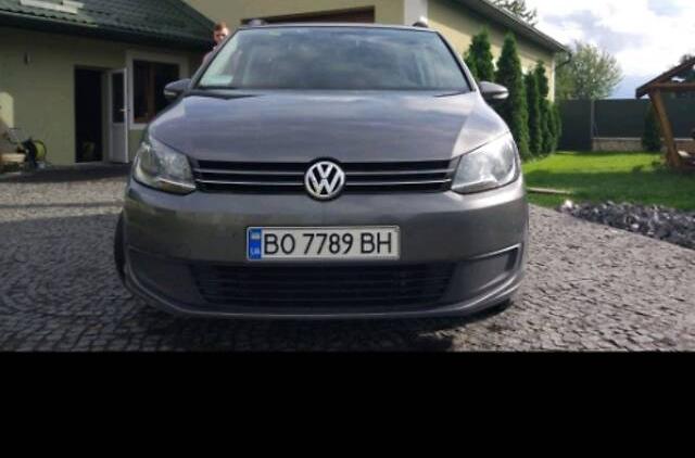Volkswagen Touran 2011