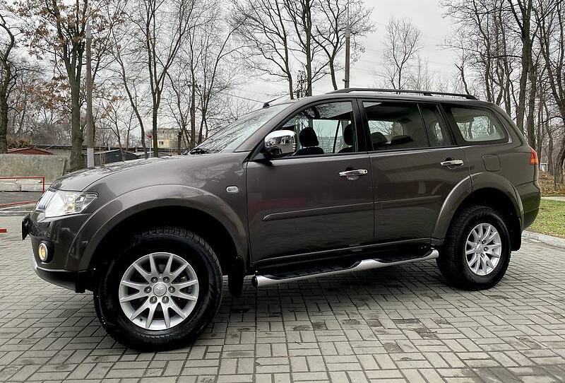Mitsubishi Pajero Sport 2012