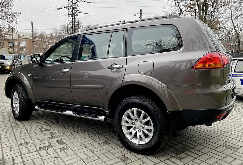 Mitsubishi Pajero Sport 2012