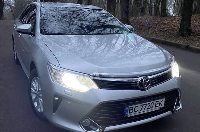 Toyota Camry 2015