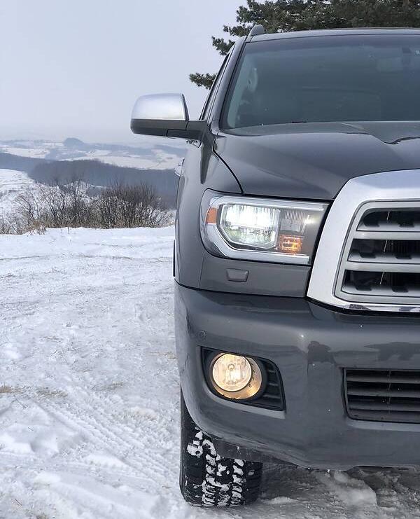 Toyota Sequoia 2010