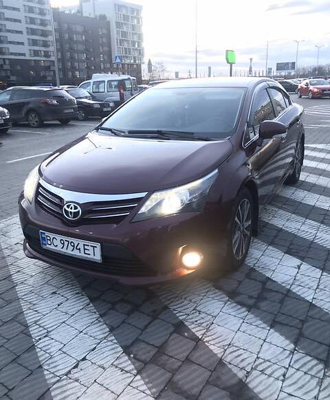 Toyota Avensis 2012
