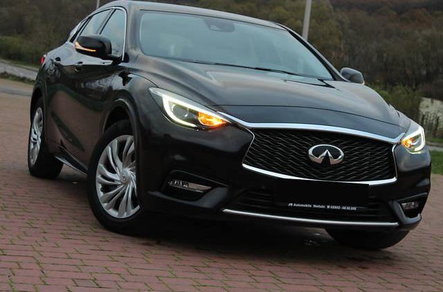 Infiniti Q30 SPORT IDEAL 2016
