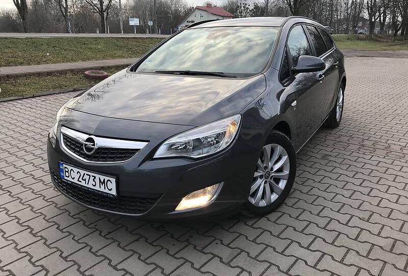 Opel Astra J 2012