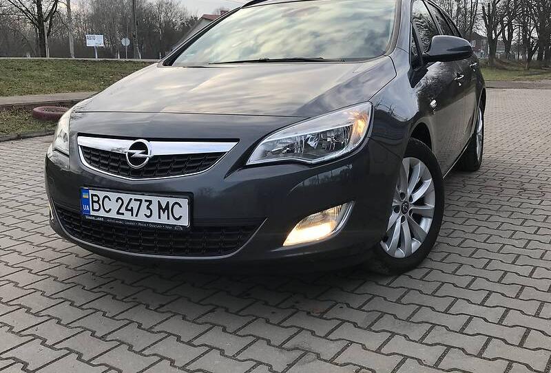 Opel Astra J 2012