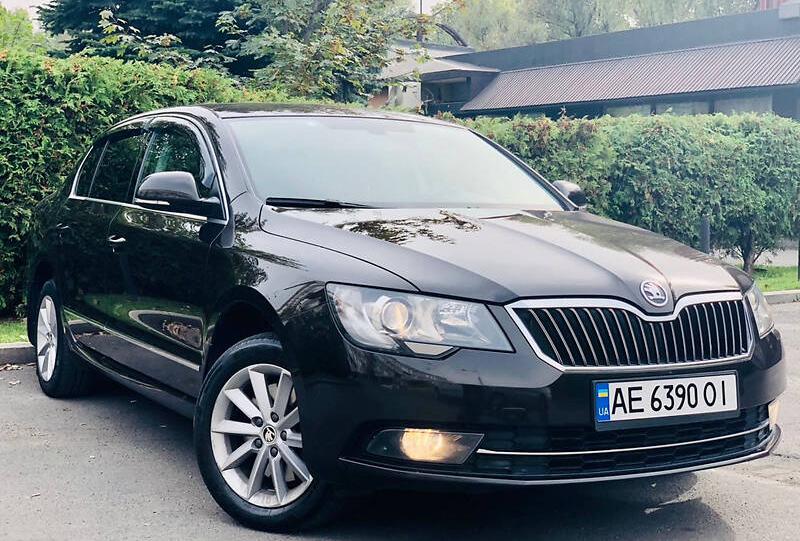 Skoda Superb OFFICIAL 2013