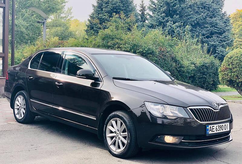 Skoda Superb OFFICIAL 2013