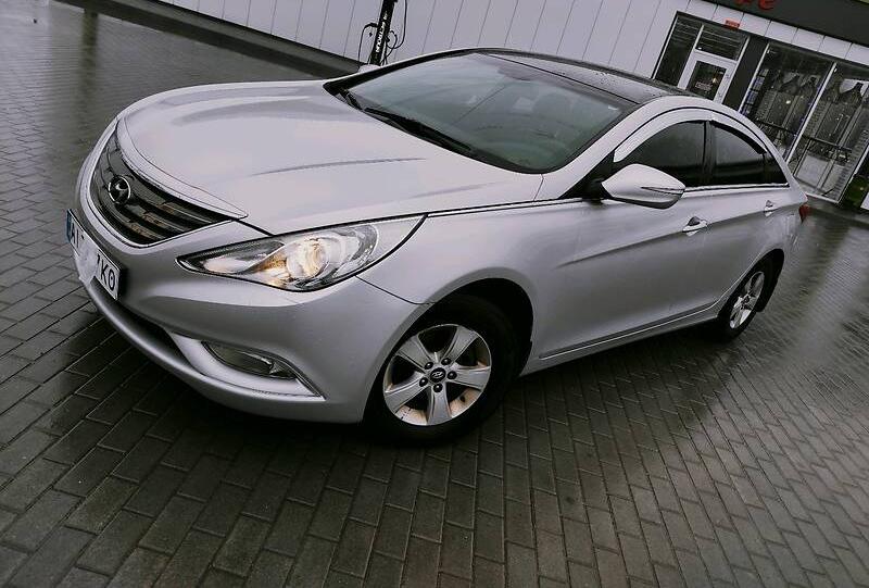 Hyundai Sonata 2011