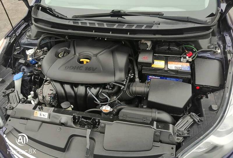 Hyundai Elantra SE 2013