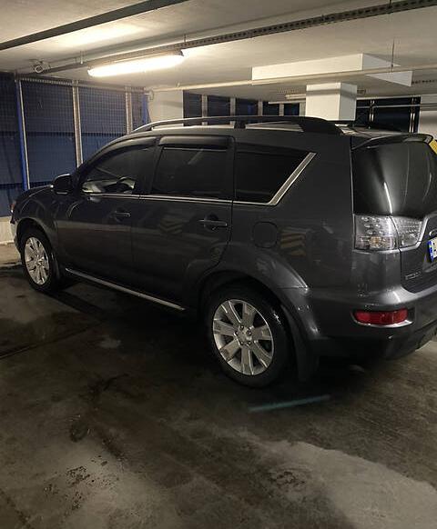 Mitsubishi Outlander 2012