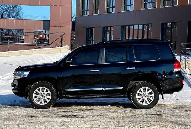 Toyota Land Cruiser 200 OFFICIAL 2017