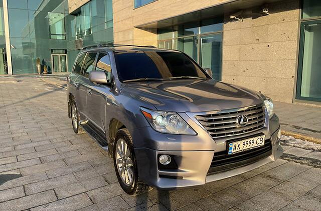 Lexus LX 570 Official   2010