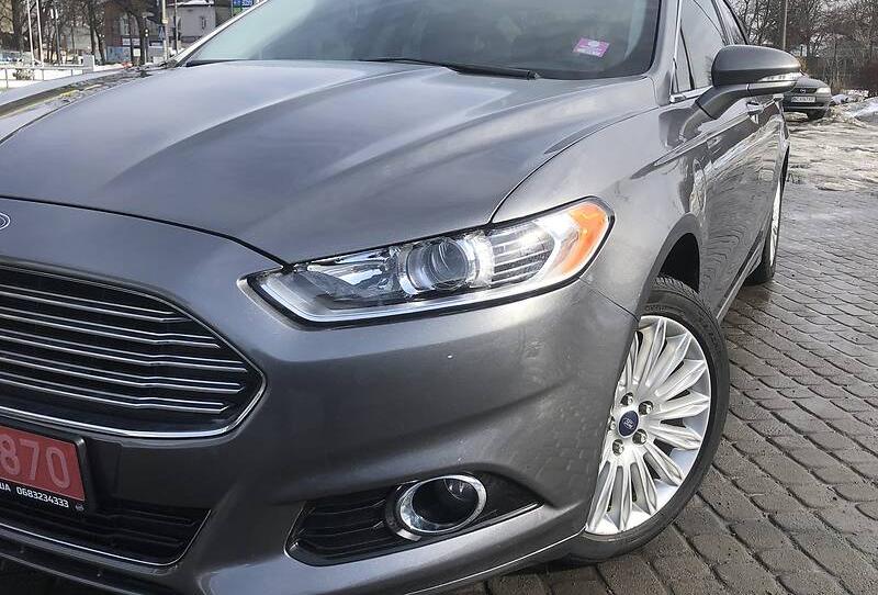 Ford Fusion Hybrid Plug in SEL 2013