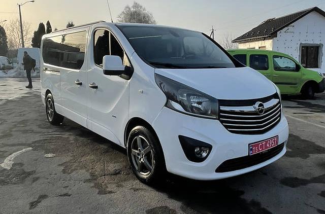 Opel Vivaro пасс. 2015