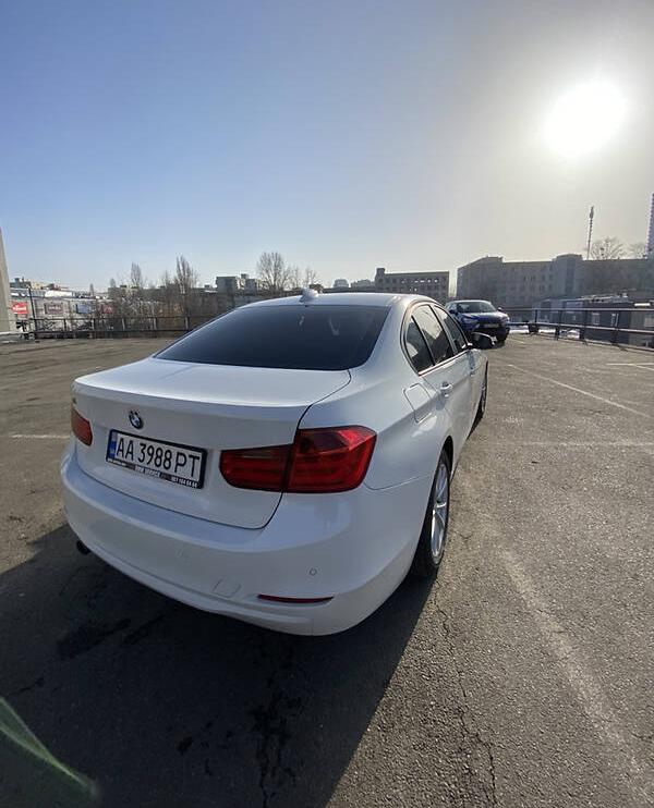 BMW 320 2013