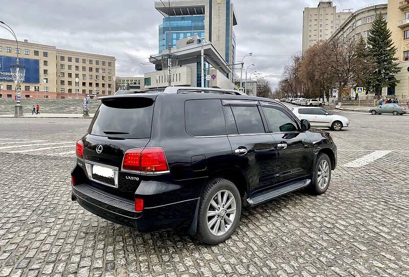 Lexus LX 570 2011