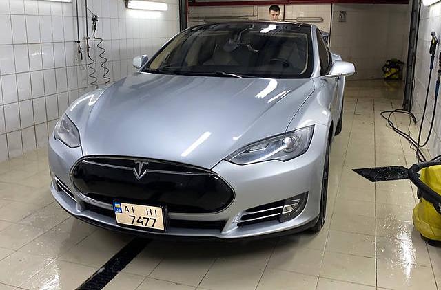Tesla Model S 85 2013
