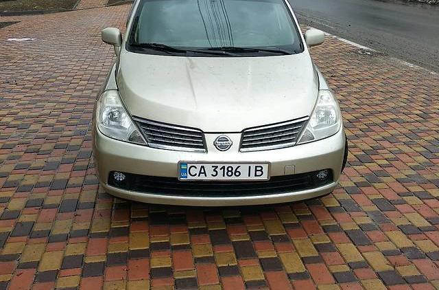 Nissan TIIDA 2006