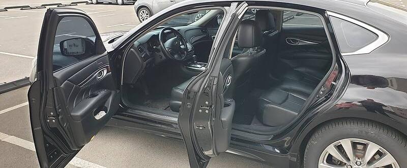 Infiniti M25 Elite 2012