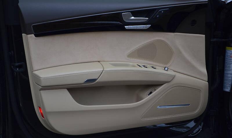 Audi A8 LONG 2015
