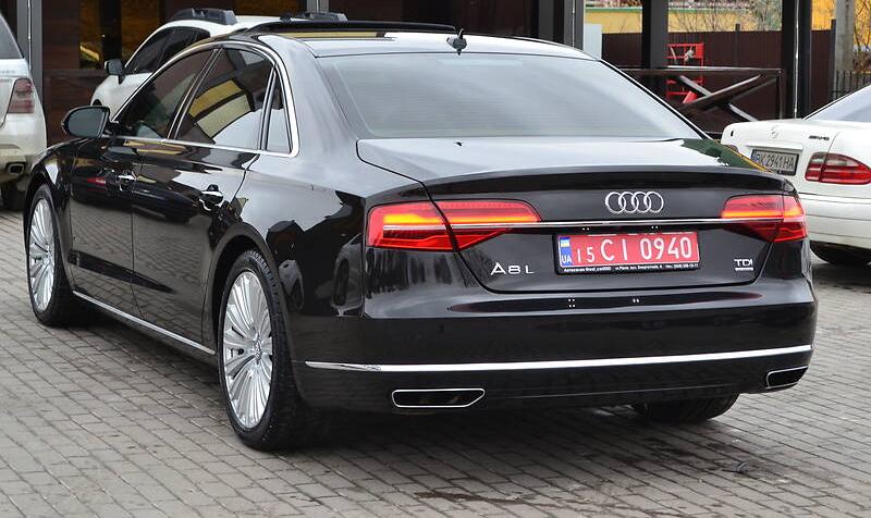 Audi A8 LONG 2015