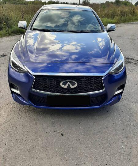 Infiniti Q30 sport 2016