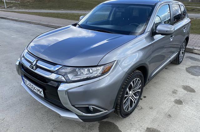 Mitsubishi Outlander SE 2016