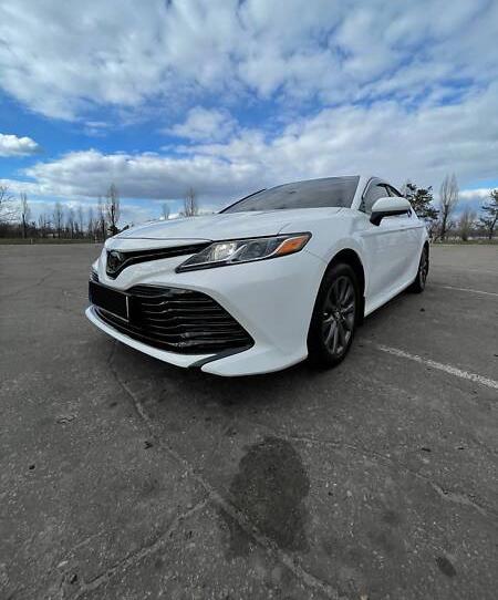 Toyota Camry 2019