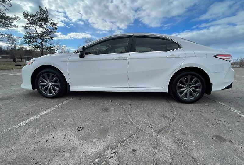 Toyota Camry 2019