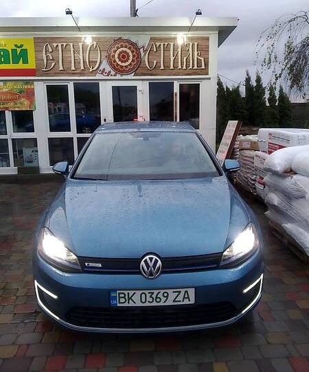 Volkswagen e-Golf PREMIUM 2015