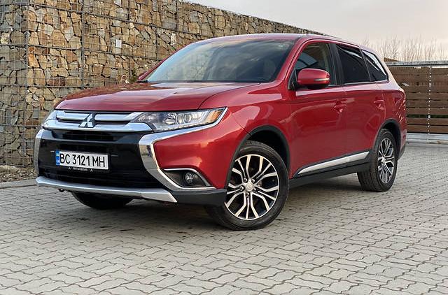 Mitsubishi Outlander SE  2015