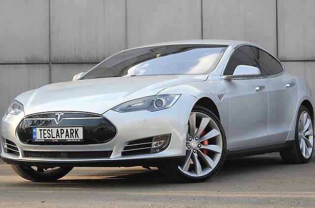 Tesla Model S P85D 2014