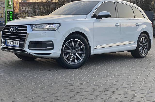 Audi Q7 TFSI Official  2015