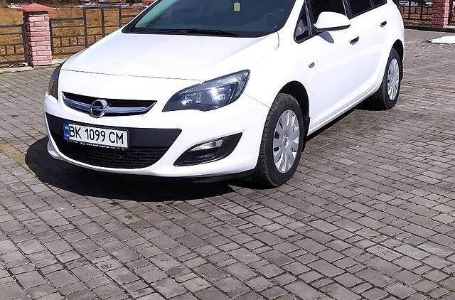 Opel Astra J sport tourer IDEAL 2013