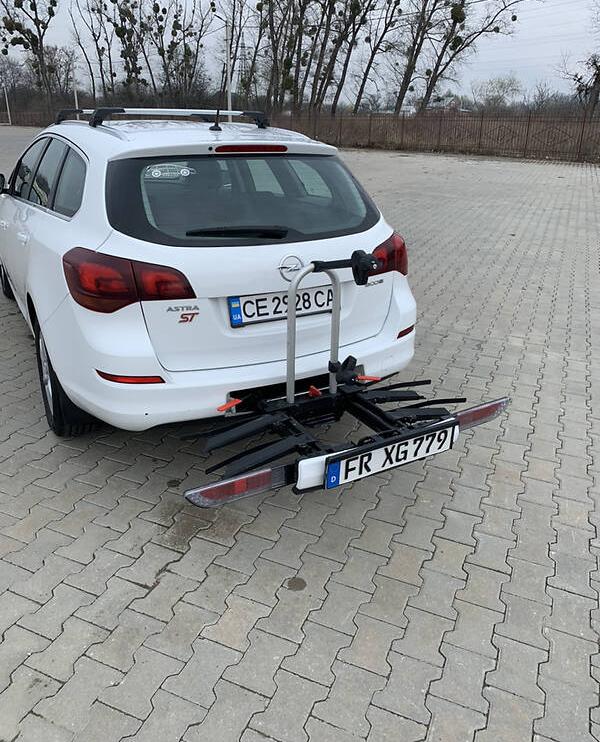 Opel Astra J SPORTS TOURER 2012