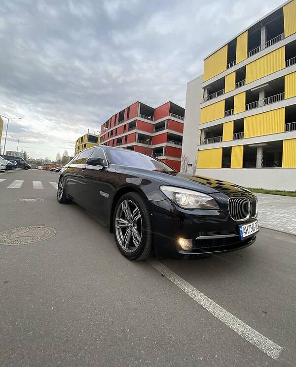 BMW 750 Long XDrive  2011