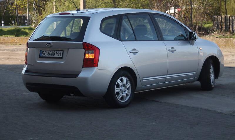 Kia Carens GAZ IDEAL 2008
