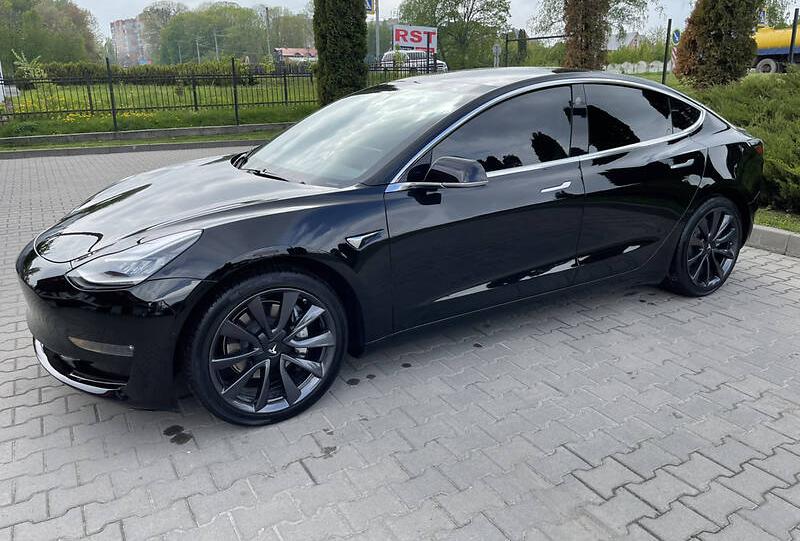 Tesla Model 3 2019