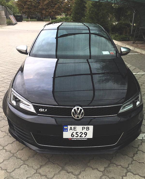Volkswagen Jetta GLI   2013