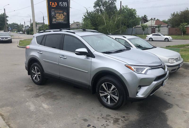 Toyota RAV4 XLE  2016