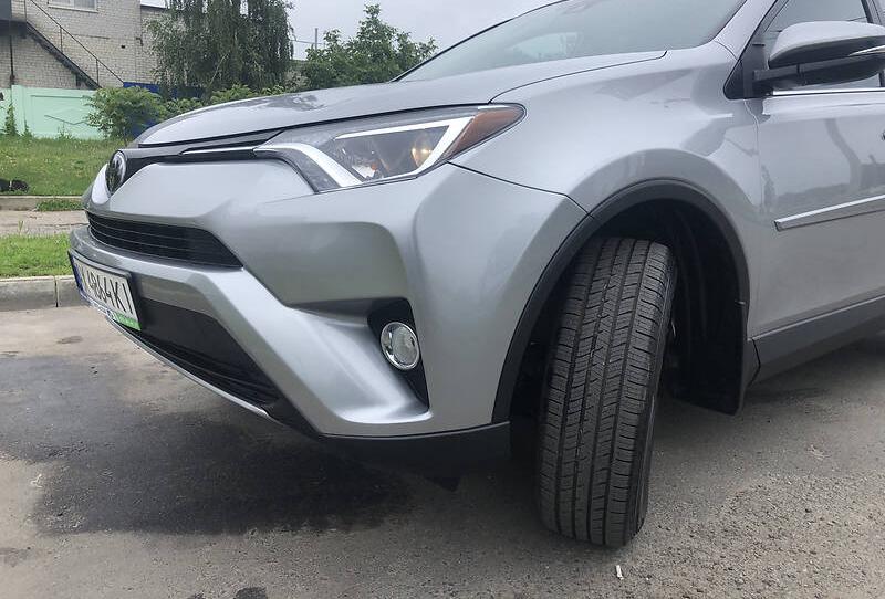 Toyota RAV4 XLE  2016