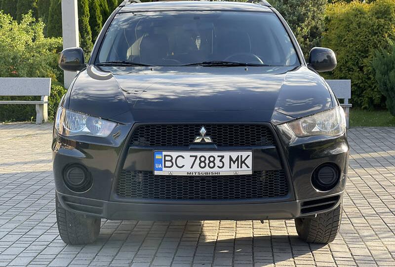 Mitsubishi Outlander XL 2012