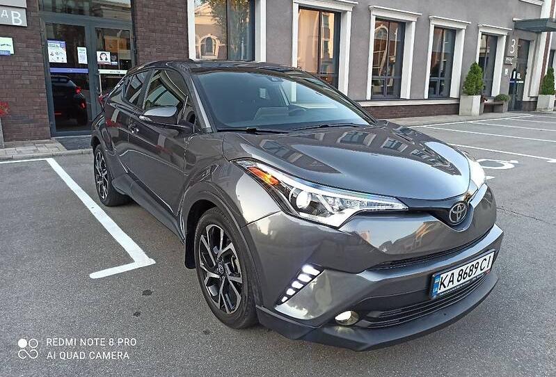 Toyota C-HR XLE 2019