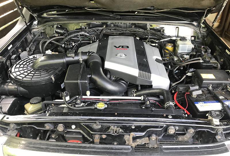 Toyota Land Cruiser 100 4.7 2004