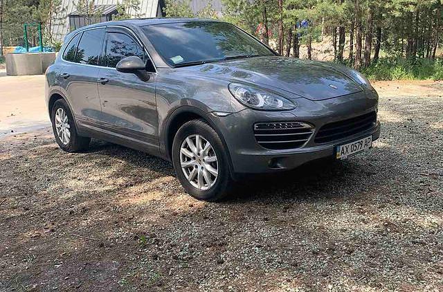 Porsche Cayenne Official 2012