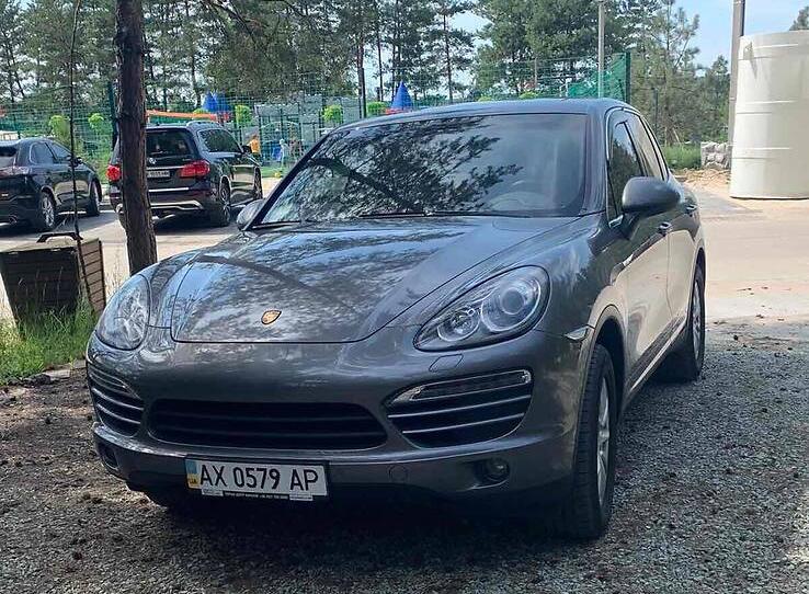 Porsche Cayenne Official 2012