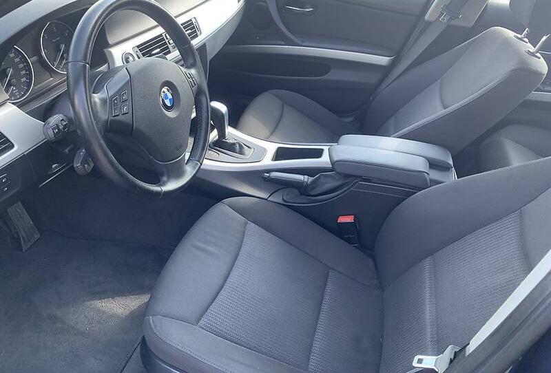 BMW 318 2011