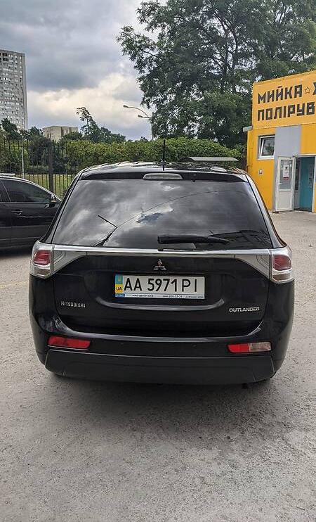 Mitsubishi Outlander 2014